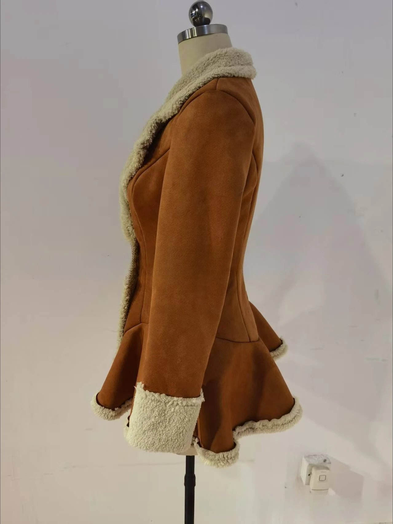 Ladies Vintage Suede Coat Sweater Lapel Beggar Jacket Women Outerwear Fall Winter Fashion Long Sleeve Warm