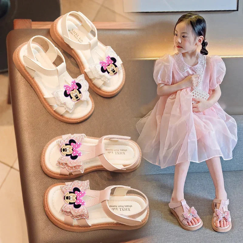 Sepatu putri anak perempuan, Disney Mickey Mouse Minnie, baru, sandal anak perempuan sol lembut musim panas pita kupu-kupu mode mutiara