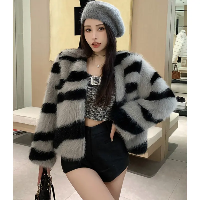 

Autumn Winter Zebra Print Faux Fox Fur Coat Women Korea Fashion Warm Feather Coats Short Outercoat Lady Party Elegant Outfits