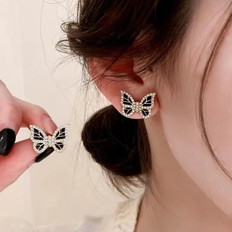 أقراط على شكل فراشة سوداء مرصعة بالألماس صغيرة كورية من الفضة S925، أقراط جديدة بسيطة وأنيقة ذات تصميم متخصص #4