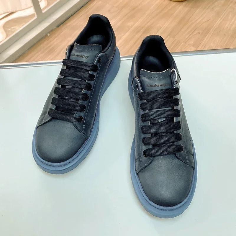 Zapatillas de deporte de gran tamaño para hombre, zapatos informales de piel de becerro azul con detalle de liso de aceite hecho, zapatillas de deporte planas grandes de encaje para mujer 35-45