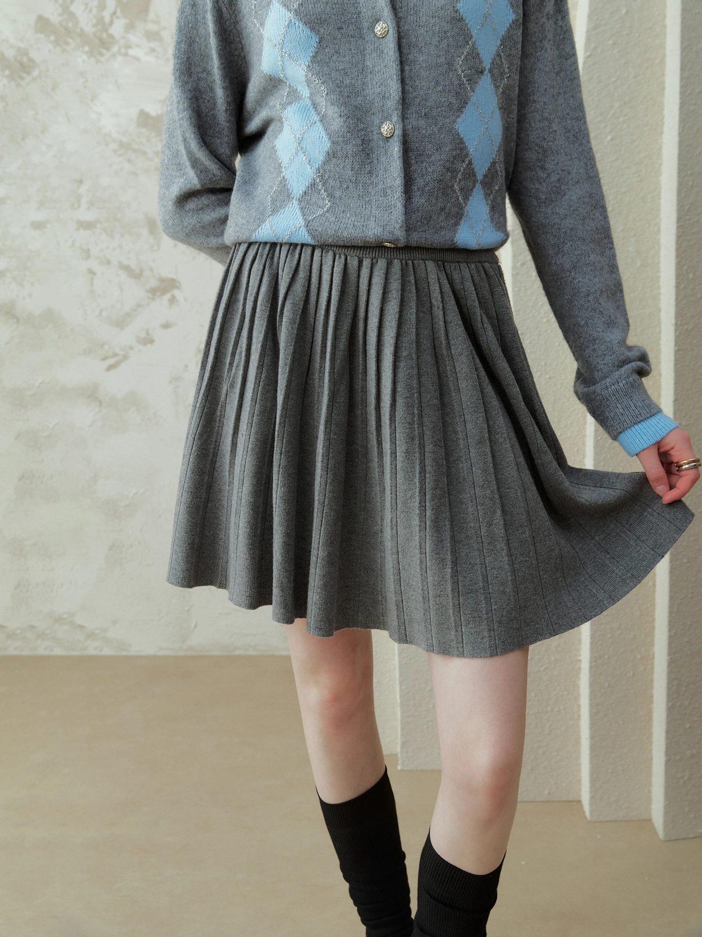 

Вязаная плиссированная короткая юбка Oz College Sle для женщин, осенне-зимняя, 4 цвета, антивозрастная, средней длины