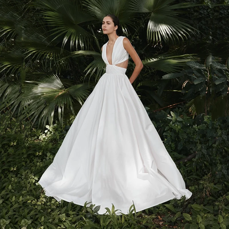

Eightree 2026 A-Line Wedding Dresses V-Neck Hollow Out Sleeveless Princess Bridal Dress Formal Wedding Ball Prom Gown Customized
