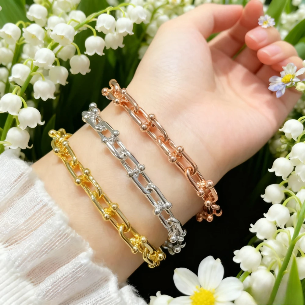 

Luxury Retro 2025 Fashion Jewelry Horse Hoof Style Lovers Bracelet Jewelry Classics Fashion Valentine's Day Anniversary Gift