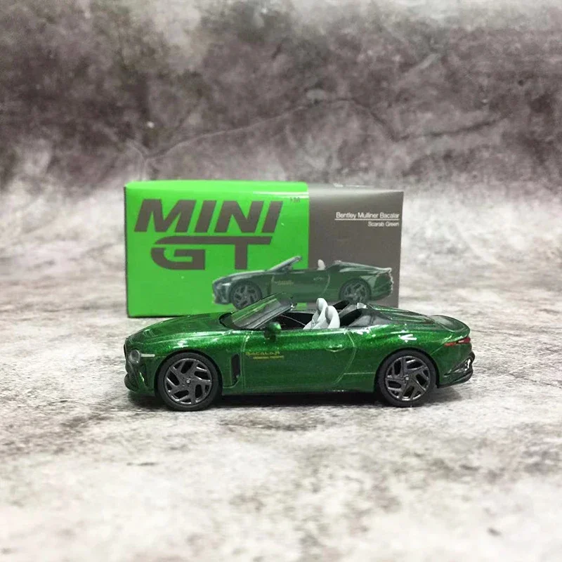 سيارة MINI GT 1:64 موديل Mulliner Bacalar مصنوعة من خليط معدني - أخضر سكاراب # 492 إل اتش دي