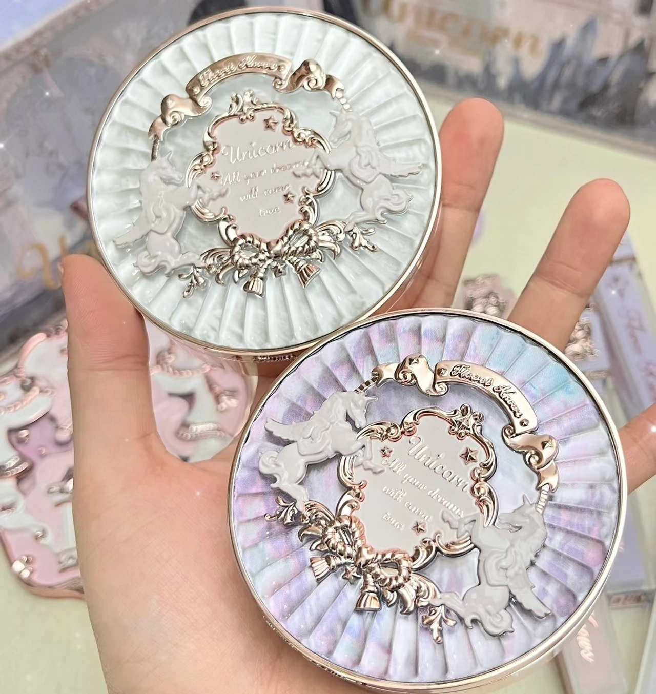 

FLOWER KNOWS Unicorn Relief Soft Mist Setting Powder Soft Matte Oil-Control Porcelain White