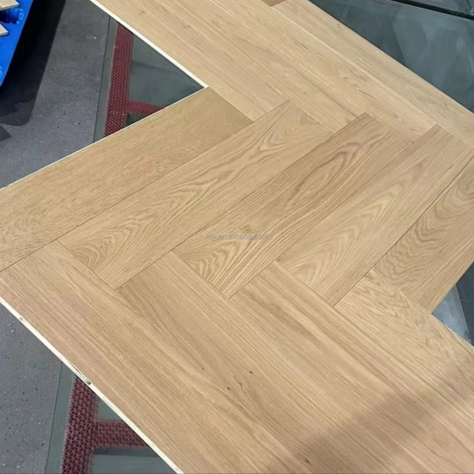 Versión personalizada del piso de madera maciza piso de espiga de roble piso de roble parquet de madera multicapa