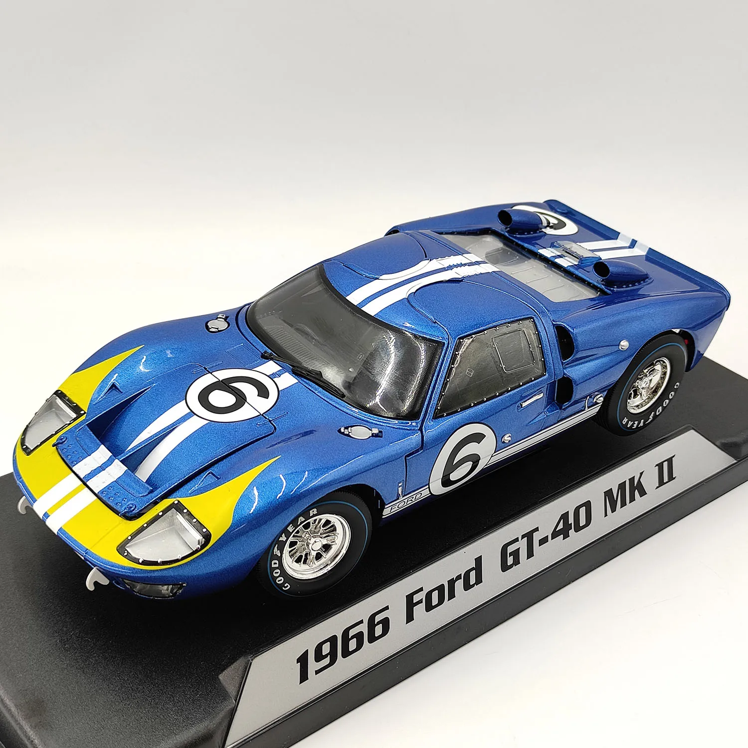 

Diecast SHELBY 1/18 Scale 1966 Ford GT-40 MKII Alloy Full-open Car Model Collectible Toy Gift Souvenir Display Ornament