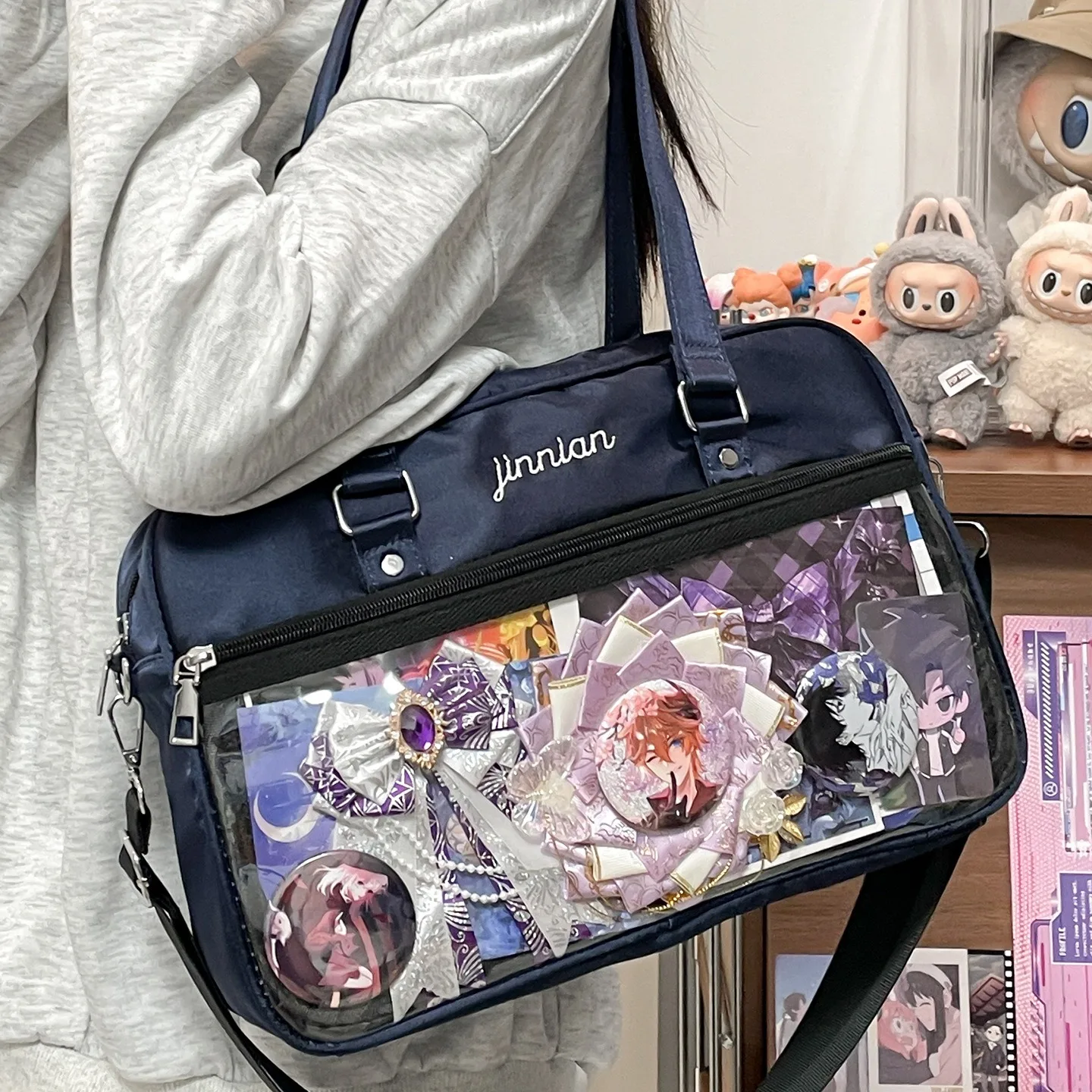 

Japanese Cute Transparent Canvas Itabag Fashion Girls One Shoulder Bag Student Personality Crossbody Bag with Badge Doll Ita Bag