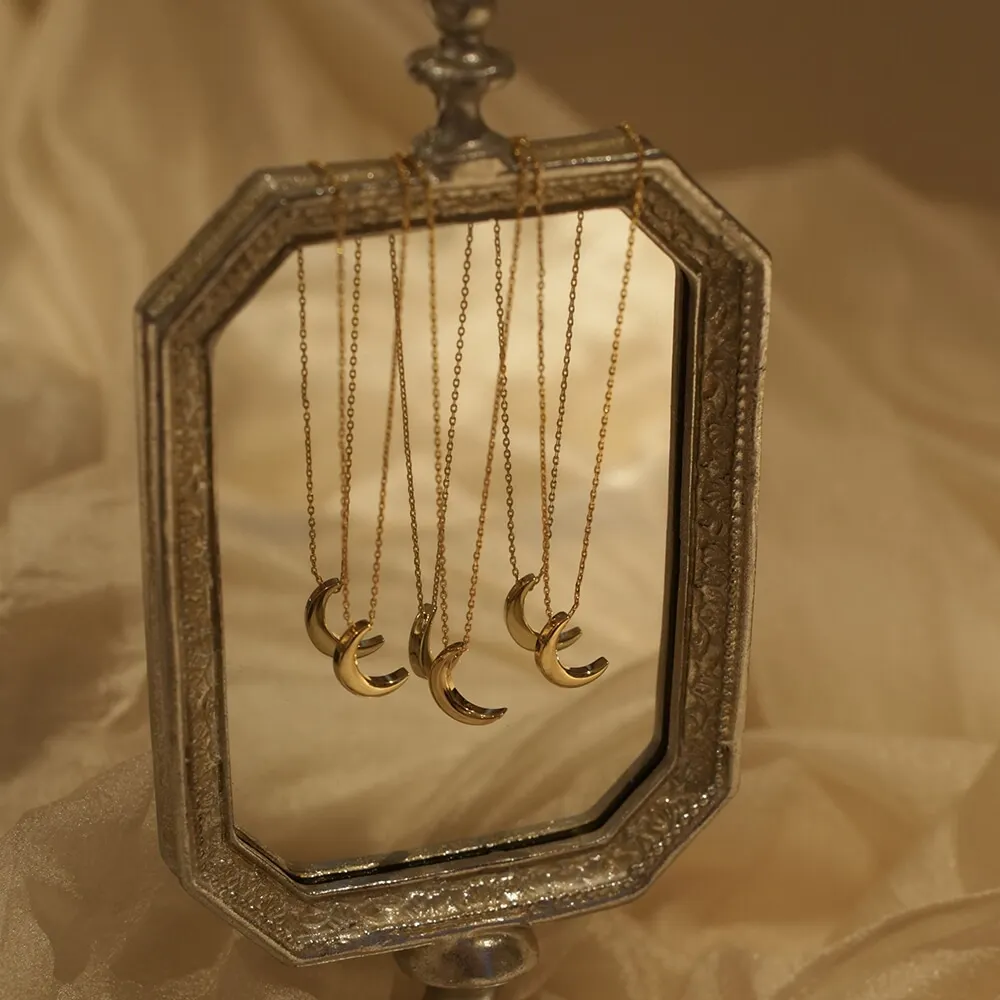 

Dainty Moon Necklace, Minimalist Classic Necklace, Moon Pendant, Christmas Gifts, Everyday Necklace, Birthday Gift for her