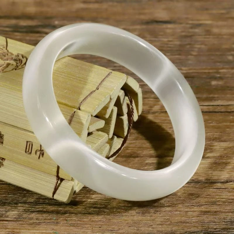 

White Moonlight Agate Bracelet High Ice Transparent Chalcedony Opal Fresh Sweet Simple Jade Bracelet