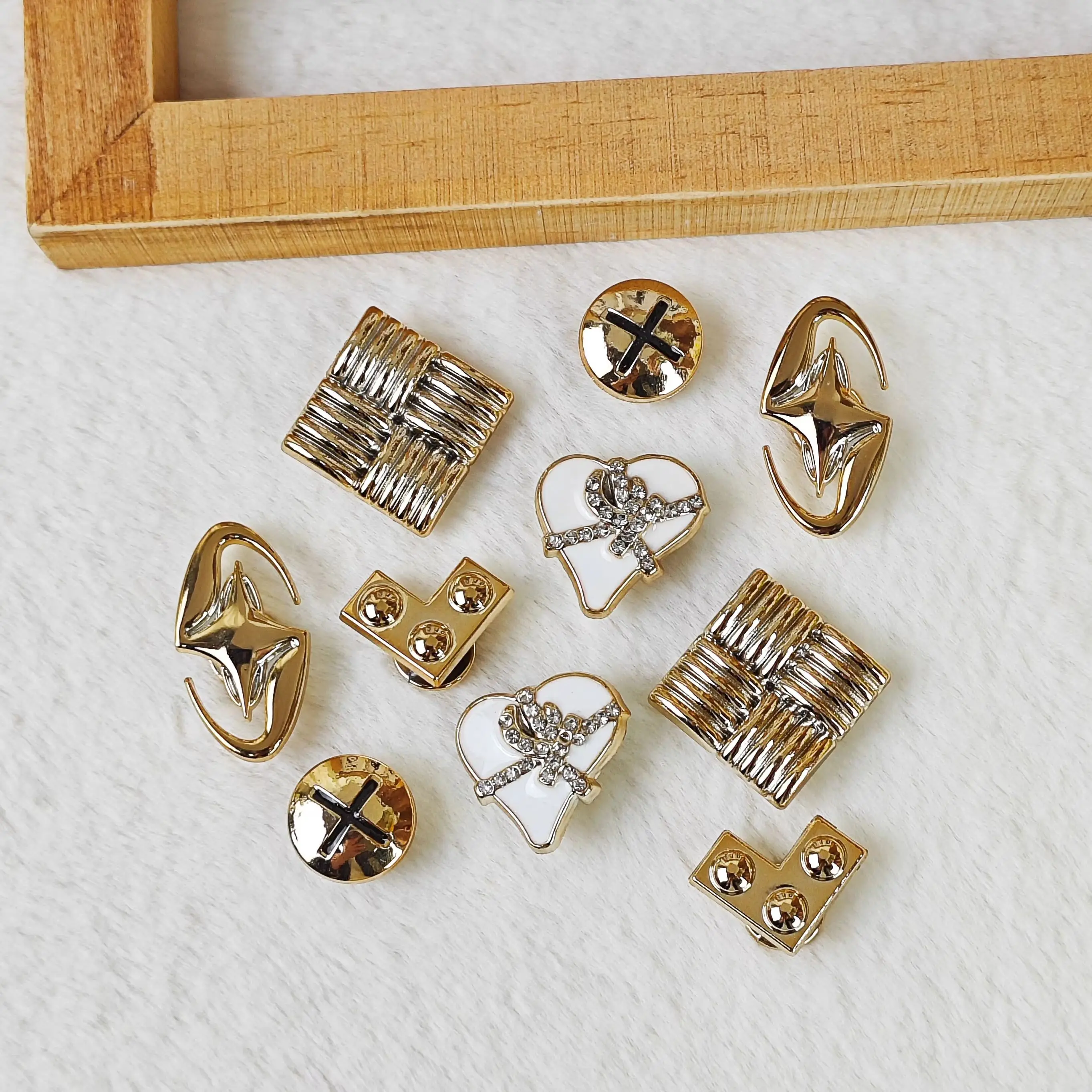 10Pcs DIY Shoe Decoration Charms with Shiny Texture, Square, Heart, Star, Cross, and Round Shapes. Non-Metallic Lightweight Material. Y2K Fashion Versatile Cute Personality Accessories for Men and Women. Suitable for Eva Beach Shoes, Sandals, Removable Shoe Decorations, Holiday Gifts