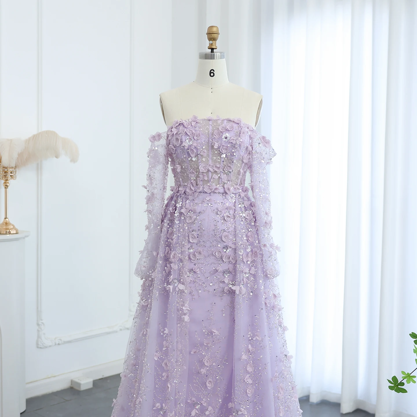 Sharon Said 3D-Blumen-Flieder-Luxus-Abendkleid aus Dubai mit Überrock in Flieder für arabische Frauen, Hochzeitsfeierkleid SS352, maßgeschneidert – Detail 25