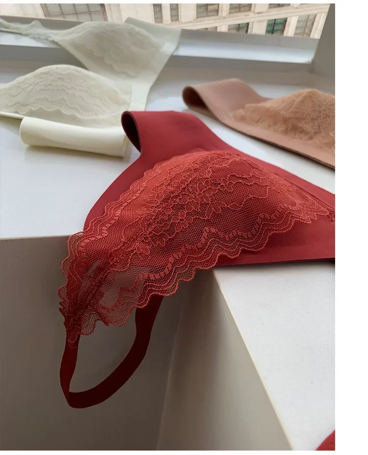 Sexy lace underwear female triangle cup small breasts lingerie gathered anti-sagging new wedding red bra