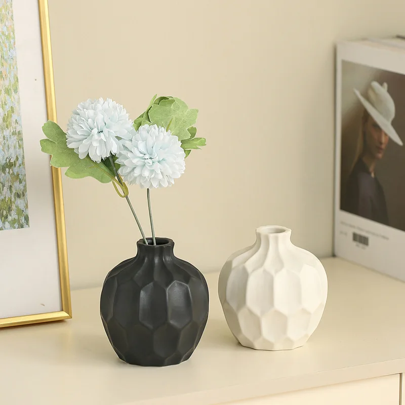 Nordic ceramic vases, creative home dried flower vases, artistic and fresh decorative table ornaments for hotels and homestays