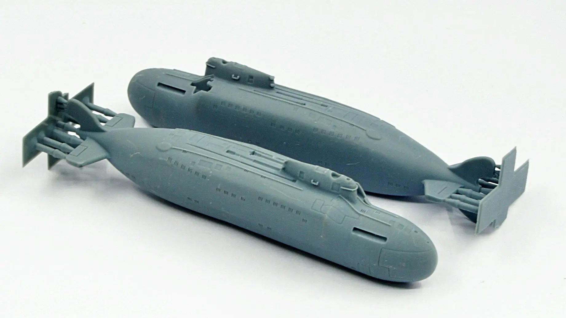 YG MODEL YM102 1/350 Scale Russian Navy 865 Piranha Submarine 2PCS