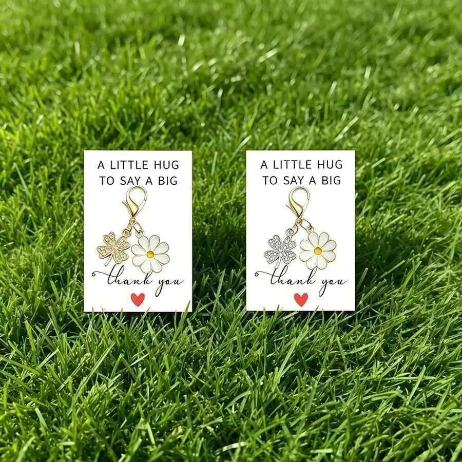 1/5/10/20/50/100pcs Lucky Daisy Four-Leaf Clover Keychain with Thank You Card, Fresh Flower Pendant, Perfect Choice for Friend T