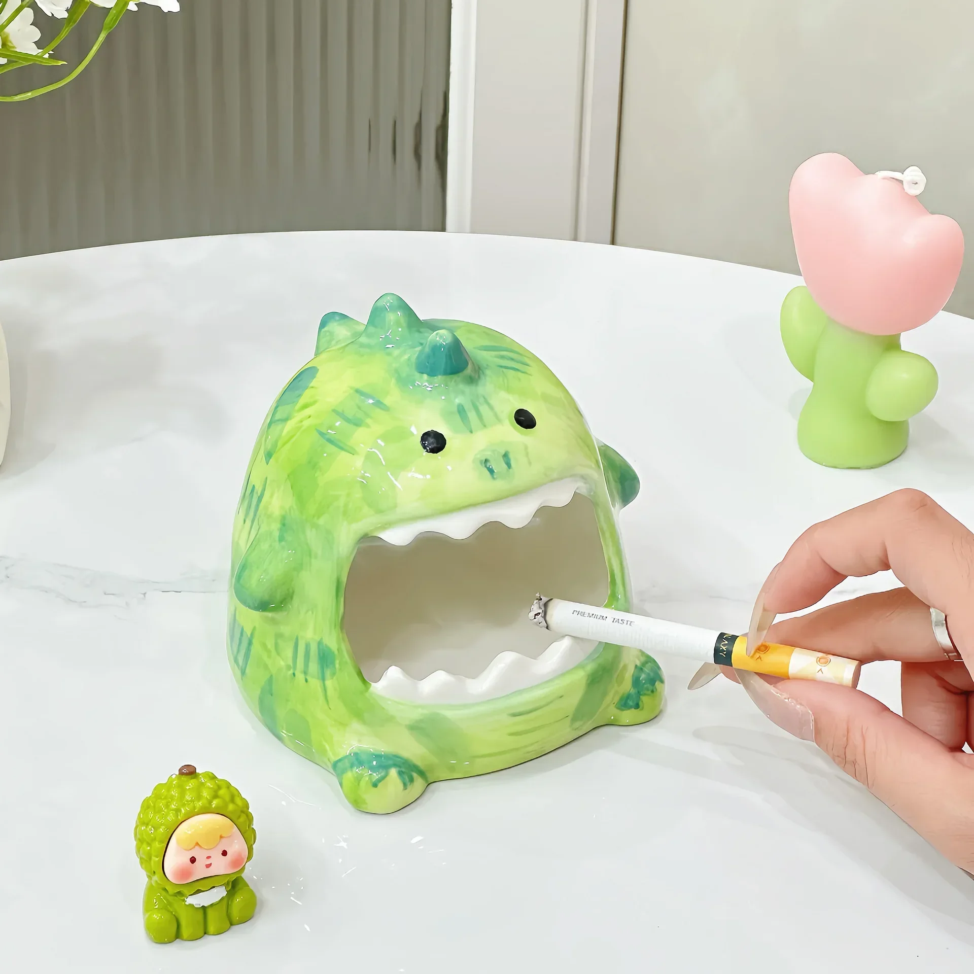 

Креативная пепельница с динозавром для гостиной, бытовая пепельница с защитой от лета, декоративный орнамент, керамический резервуар для сигарет для гостиной