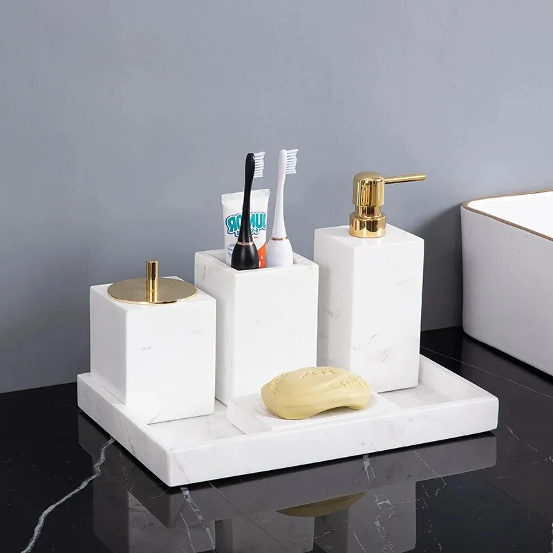 

Набор для ванной комнаты Volakas White Marble: дозатор мыла, держатель для зубных щеток, поднос | Минималистичный роскошный туалетный столик