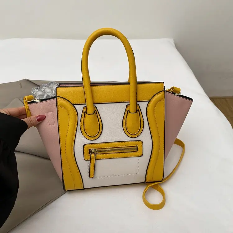 

Elegant Minimalist Crossbody Handbag with Logo Vintage for Women Commuter Simple and Luxury