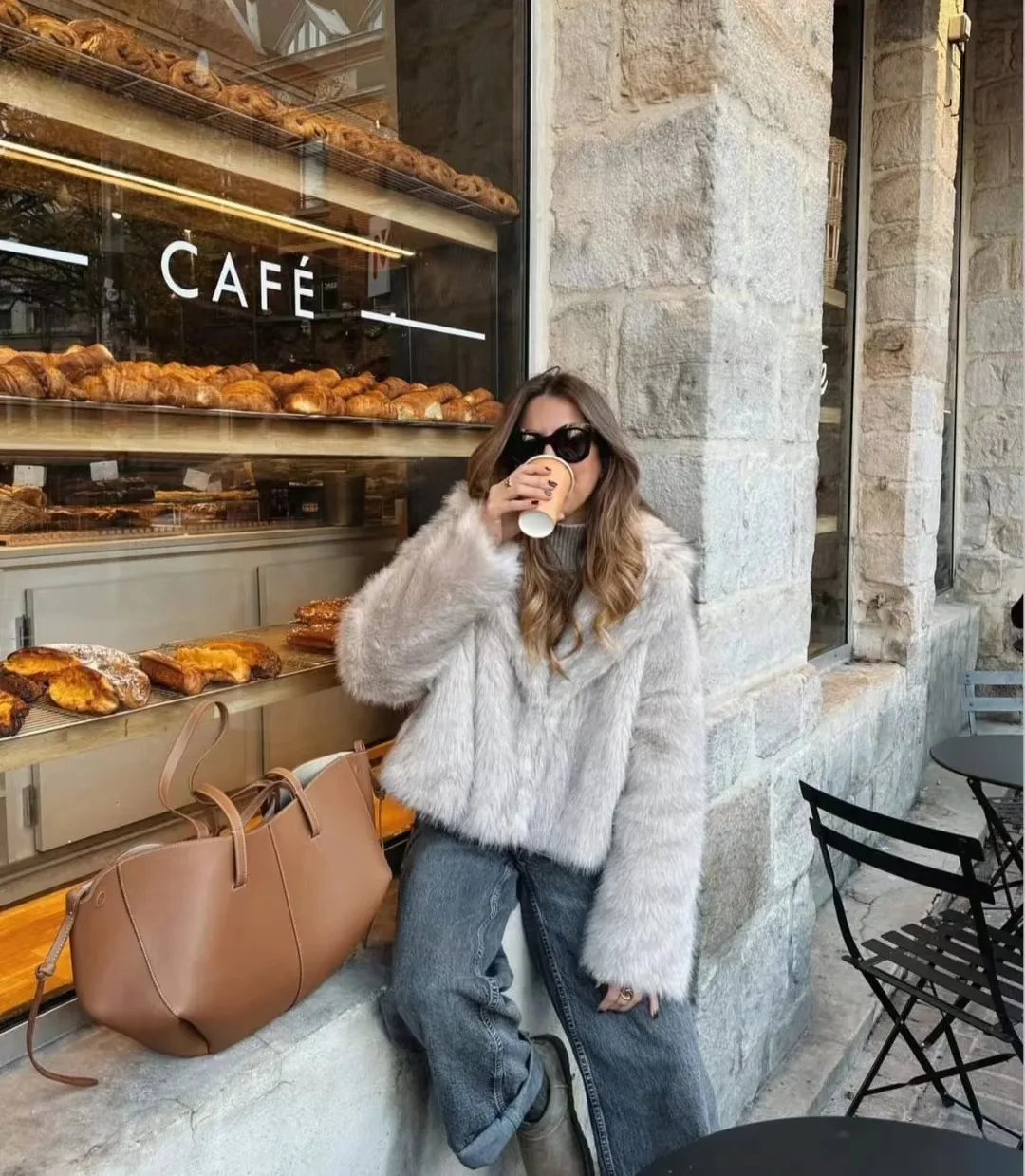 European and American winter women\'s fashionable loose fitting and warm artificial fur short jacket jacket casual long sleeved p