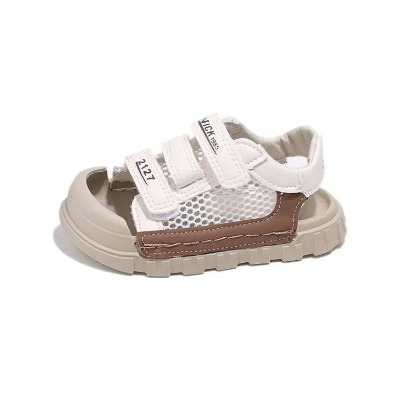 

Boy and girl style fashionable sandals Featuring a breathable mesh design and with anti-slip function this is a beach shoe style