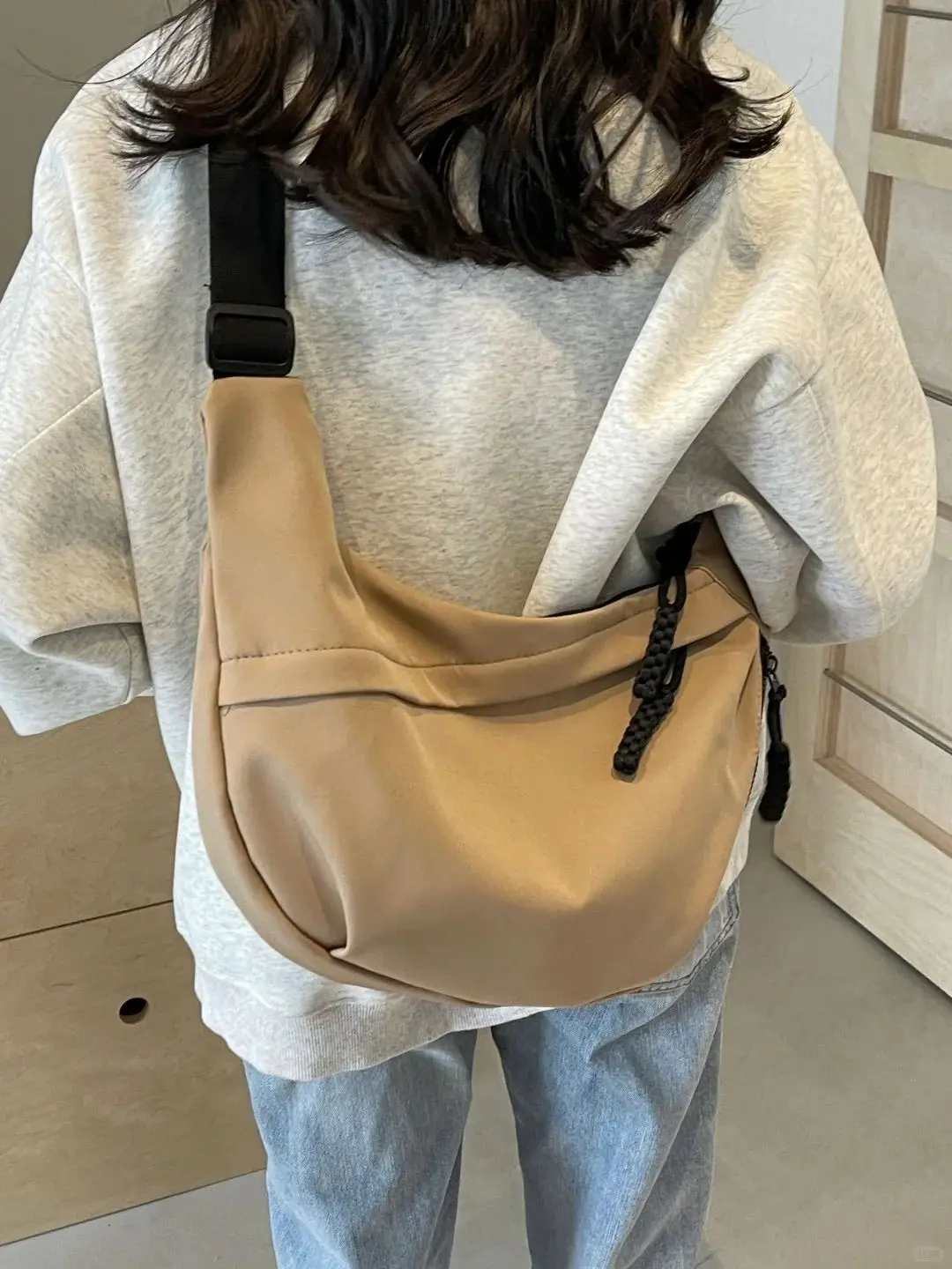 

Female 2025 New Casual Versatile Hobos Bag Large Capacity Commuting Canvas Crossbody Bags