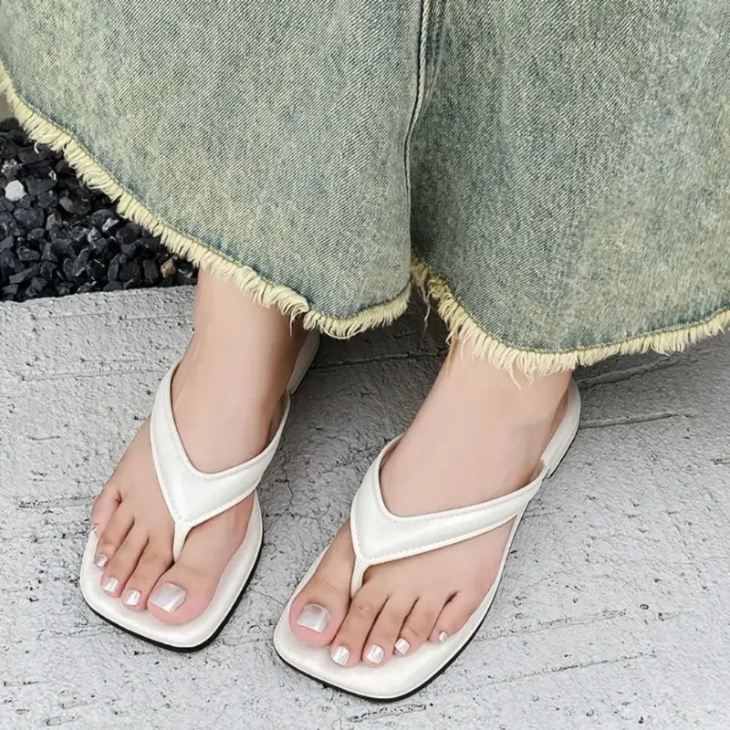 Women Solid Square Toe Flip Flops, Soft Non-Slip Casual Summer Sandals for Beach Pool Indoor Outdoor view 2