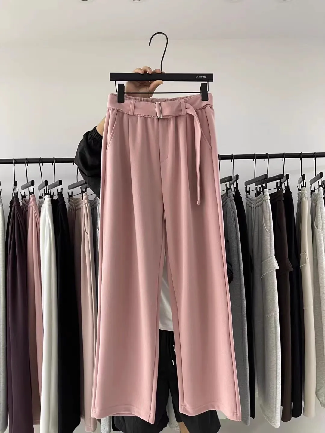 

Loose Casual Pants for Men Autumn 2024 Belt Design Sweatpants Versatile Sports Long Trousers Korean Sle Floor-Length Straig...