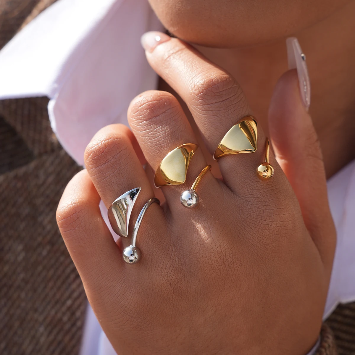 Minimalistische Designer-Ringe aus 18 Karat vergoldetem geometrischem Muster, asymmetrische Ringe, wasserdichter Edelstahl-Schmuck für Frauen