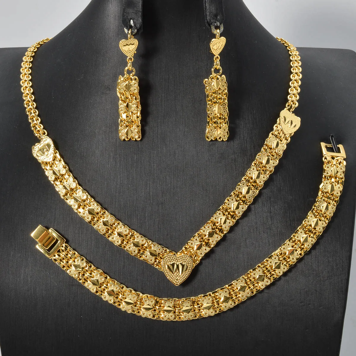 Newly Arrived Love Heart Jewelry Set Women v Shape Originality Necklaces Mom Copper Bracelet Chain Birthday Drop Earrings Party