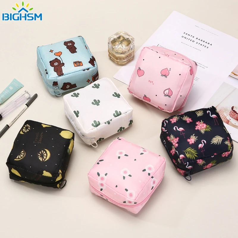 1Pc Cute Sanitary Napkin Storage Bag Tampon Organizer Cartoon Mini Makeup Bags Girls Sanitary Napkin Organization Bag