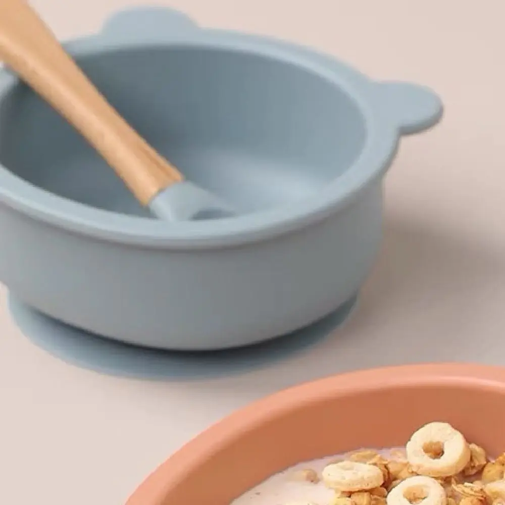 طقم أطباق فطام الطفل على شكل دب كرتوني مضاد للانزلاق ومقاوم للكسر لوحة مصاصة من السيليكون خالية من مادة BPA مع ملعقة شوكة #2