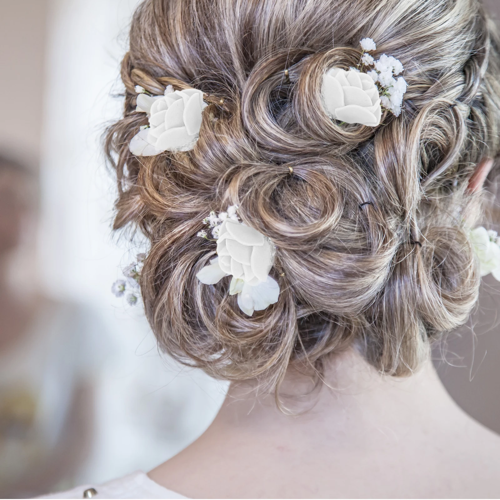 

144 Pcs Fake Flower Bear Decor Artificial Rose Flowers Foam Heads for Weddings Decorations