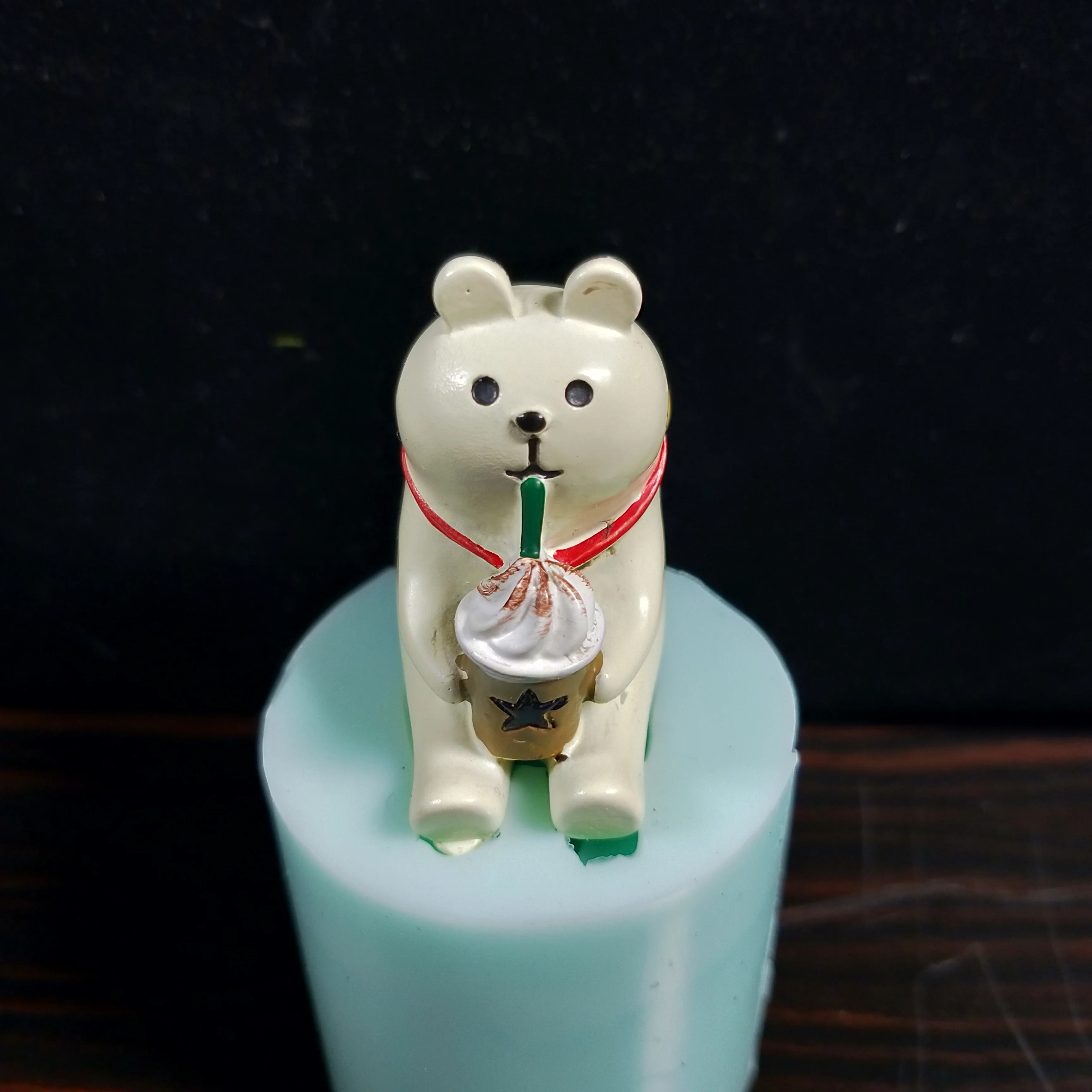 

DW0171 PRZY Mold Silicone Cat Wearing a Straw Hat Drinking a Drink Ornaments Silicone Fondant Mould Resin Clay Mold Embed Molds