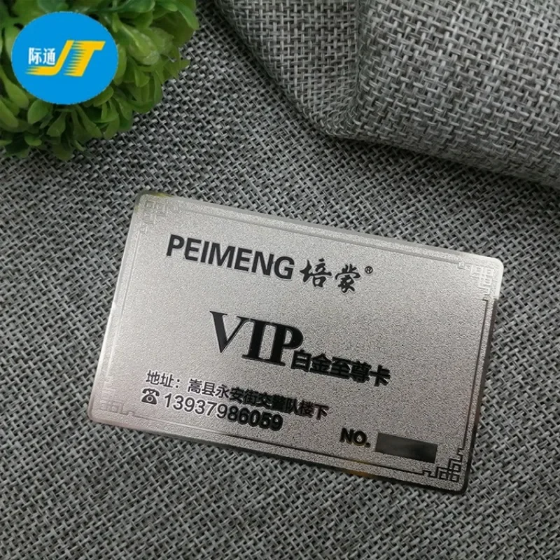Tarjeta de metal negro mate de alta calidad, tarjeta VIP hueca chapada en oro de acero inoxidable, varias producciones de tarjetas de visita de metal