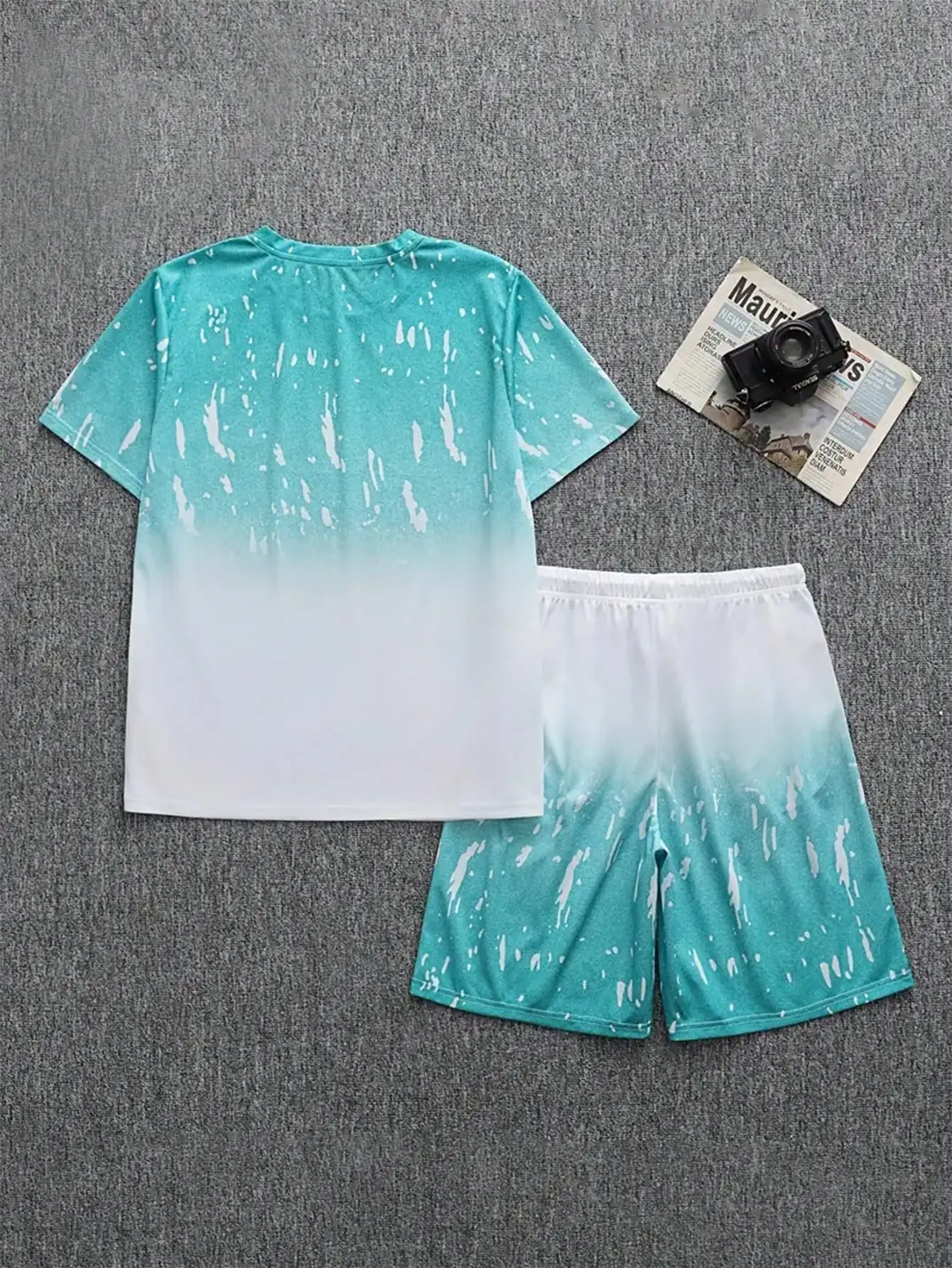 Casual Men's Suit Summer Color-block Round Neck Short-sleeved Casual T-shirt and Belted Shorts Suit