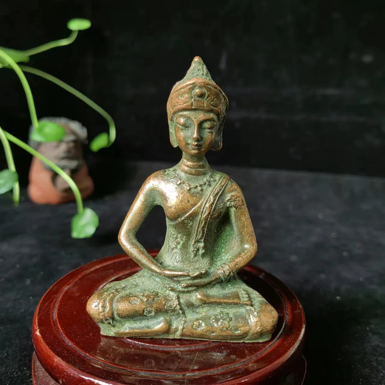 Old buddha statue Nepal Antique vintage,Tibet meditation Buddha Bronze statue Guanyin of Nepal Copper Wealth Amitabha Goddess