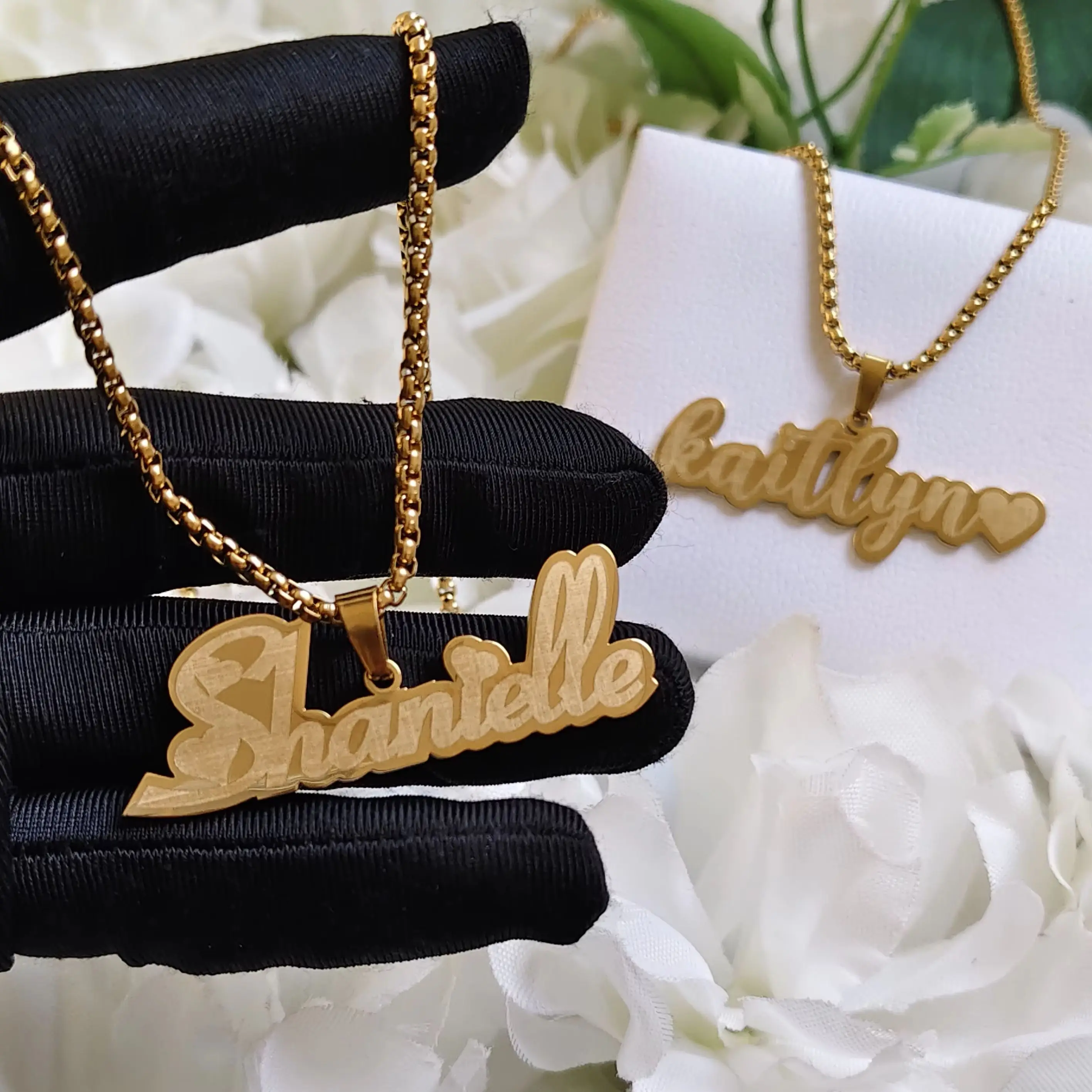 

DHQH Новые оптовые персонализированные кулоны с гравировкой имени, ожерелья с логотипом на заказ, подарок на день рождения, прямые продажи от производителя