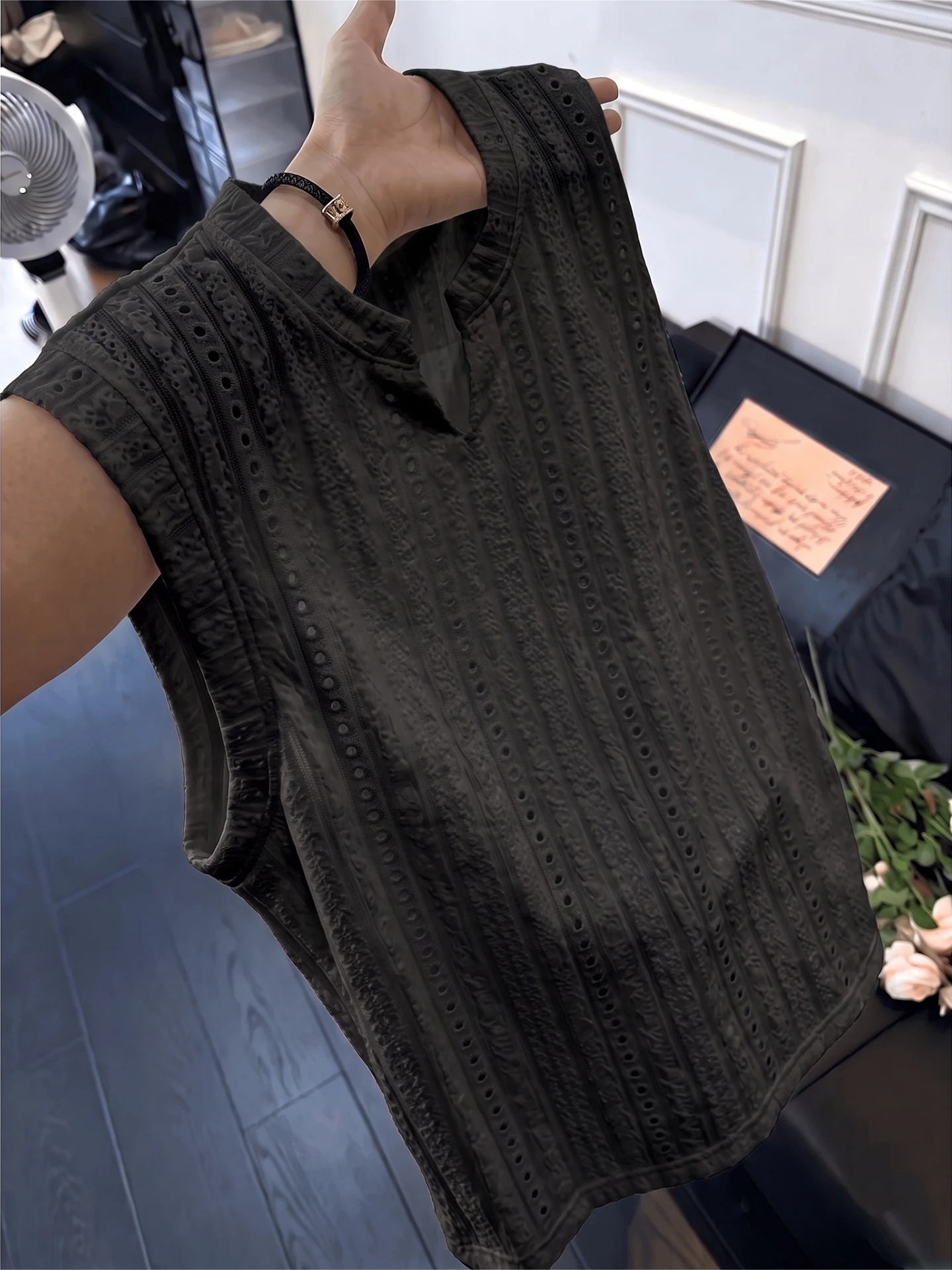 Cleanfit American Style Mesh Backless V-Neck Tank Top Men Summer Breathable Sleeveless T-Shirt Fitness Sport Shoulder Pad