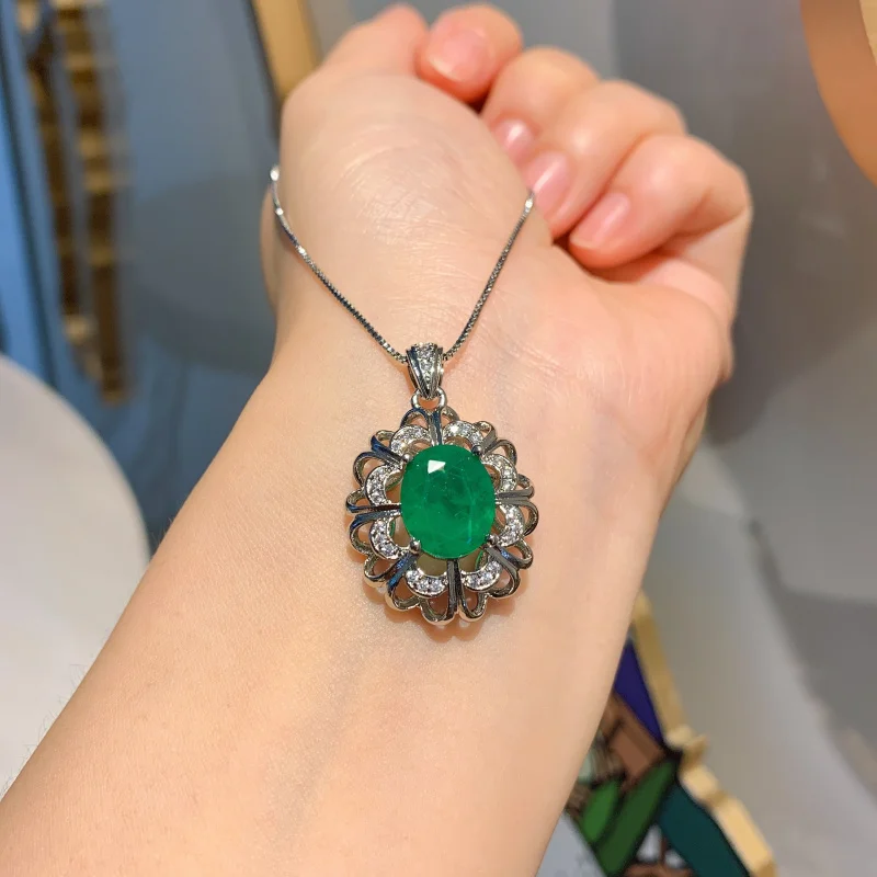 

Emerald Gemstone Ring Vintage Inlay Set Pendant Flower Gemstone Ring