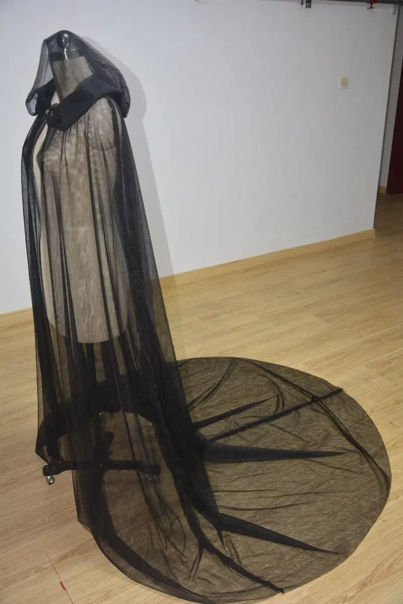 Cape de Mariée Tulle Noir Élégante pour un Mariage Unique - alternate angle