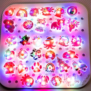 Luminöse rosa LED -Schuhe Charme für Frauen, niedliche Tiere, Katze, Schweinefleisch, Weihnachtsbaum, Stifte Schnalle, Holzzubehör, Jeansanhänger, 1PC Hauptverkäufe Orange Jeans - №6