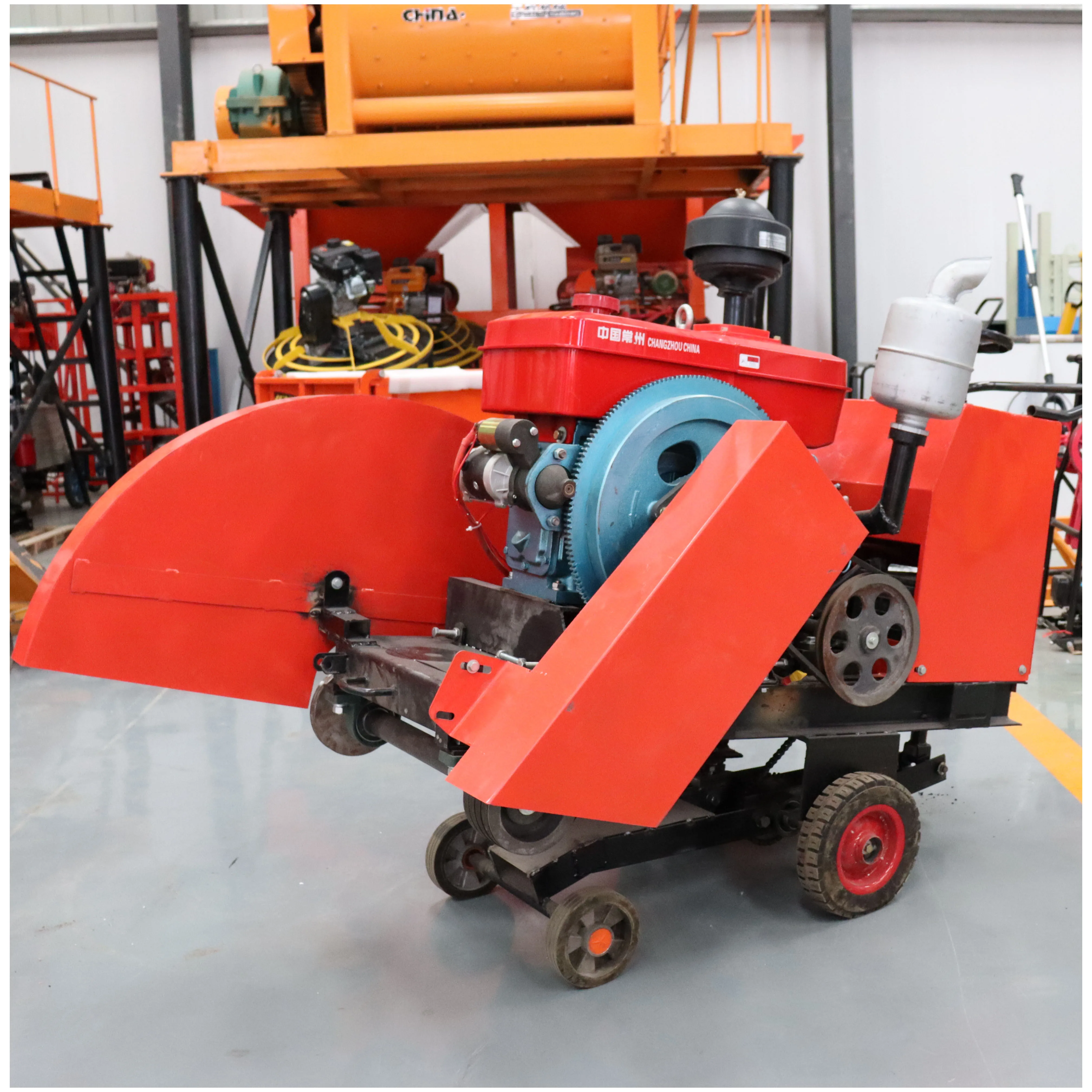 Portable diesel concrete pavement cutting machine for emergency rescue during demolition