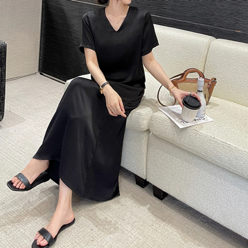 ใหม่ 2025 ฤดูร้อนหลวมผู้หญิง PLUS ขนาดซาตินสีดํา V คอ Lady Vestidos แขนสั้นหญิงเสื้อยืดชุด Robe KE6655