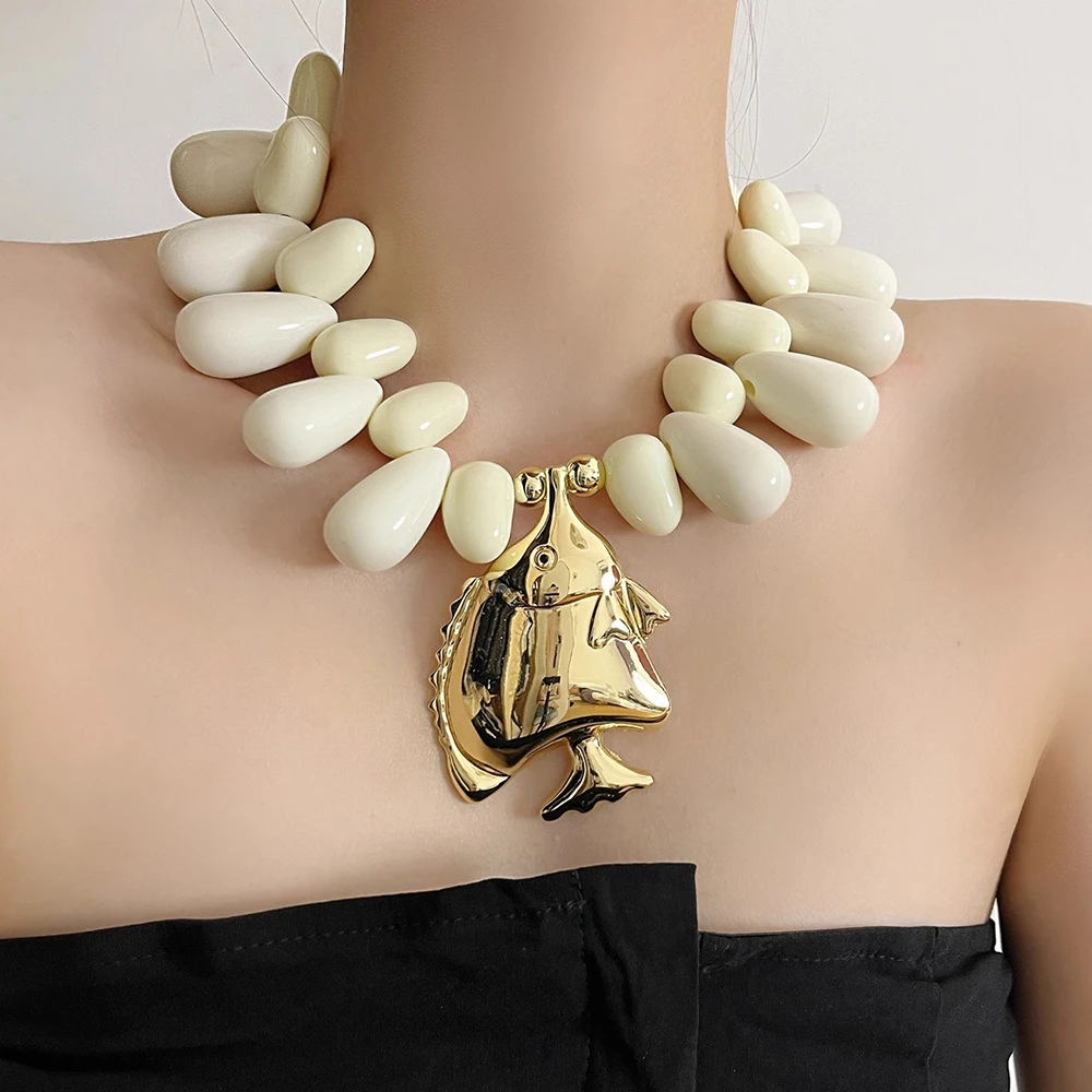 

Fashionable Ocean Vacation Style Golden Small Fish Pendant Beaded Necklace Women New Style Suitable For Summer Jewelry