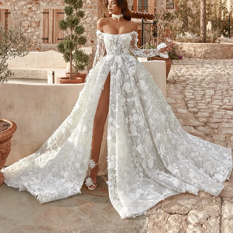 ボリュームのある花のウェディングドレス オーガンザ 刺繍夜会服 スリット A ライン カスタマイズされたボートネックフルスリーブ ブライダル ドレス レースアップ