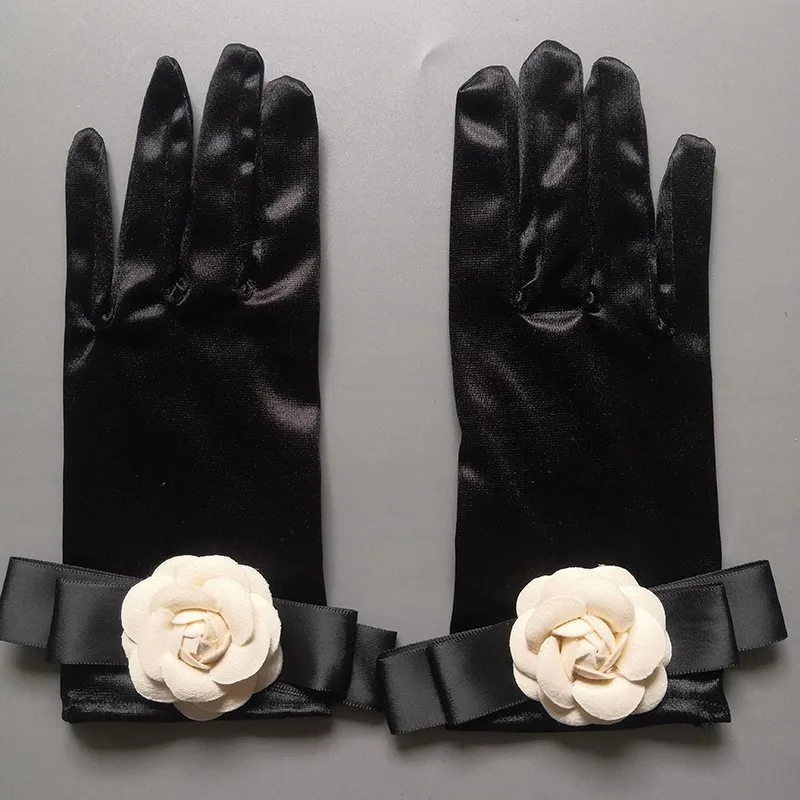 Original Celebrity Camellia Vintage Black Short Satin Hepburn Gloves Stage Banquet Bridal Accessories Modeling Photographic