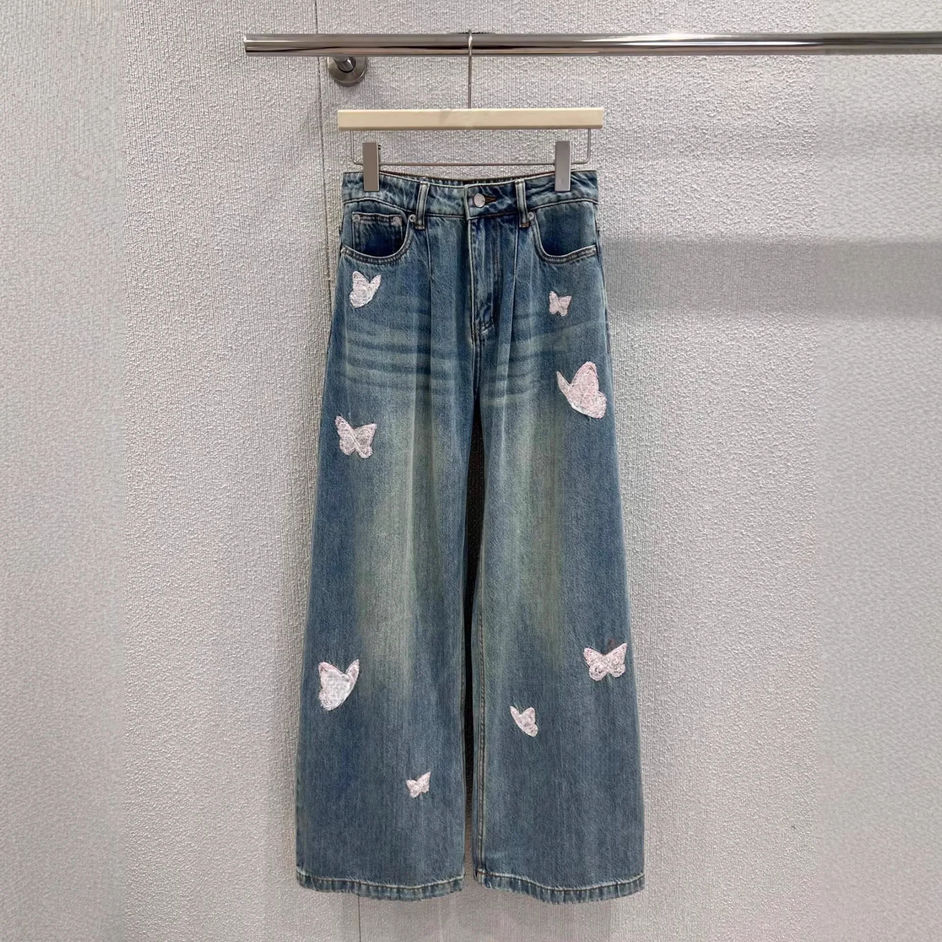 

Джинсы с вышивкой, свободного кроя, с высокой талией, из эластичного хлопкового денима, весна 2026, новинка