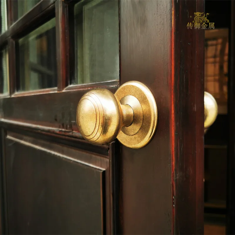 

Ретро-ручка из цельной латуни, утолщенная, шарообразная, с одним отверстием, под античную бронзу, для мебельной фурнитуры, для шкафов, ящиков, дверей